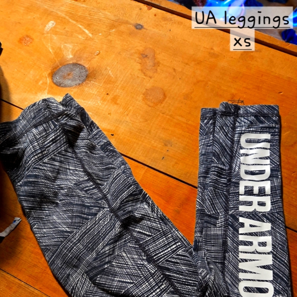 Xs under Armour leggings